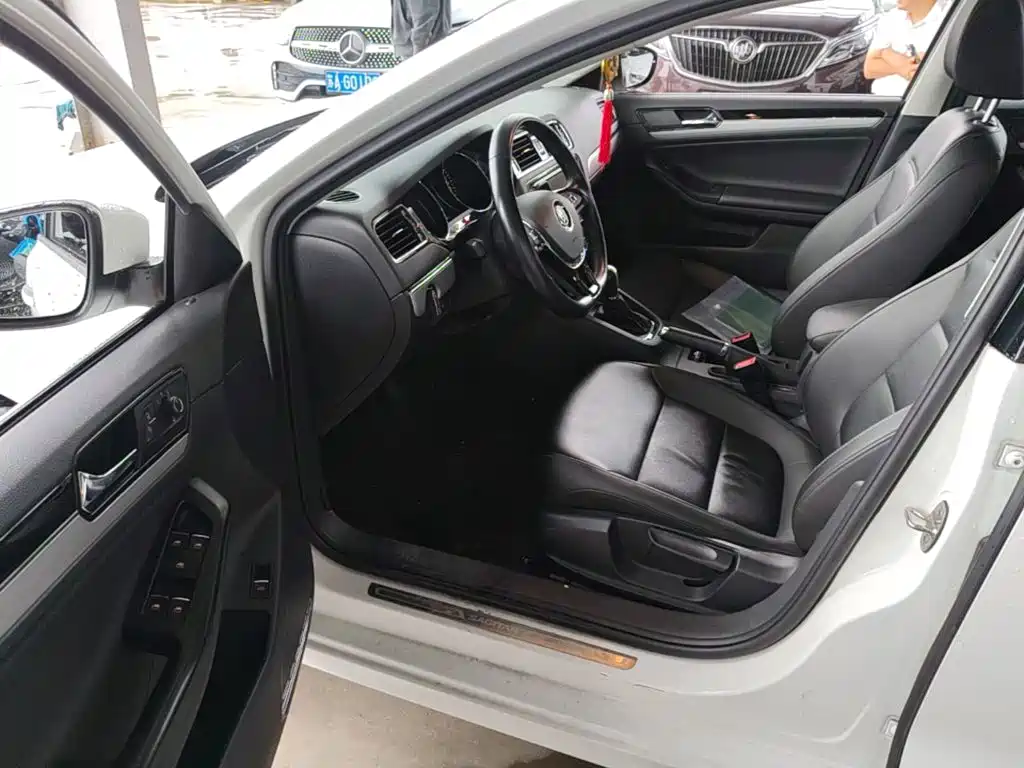 Volkswagen Sagitar — миниатюра 16