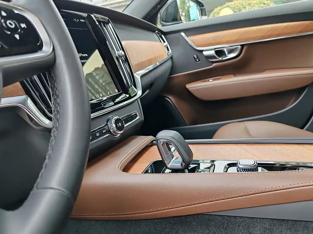 Volvo S90 2024 B5 Luxury