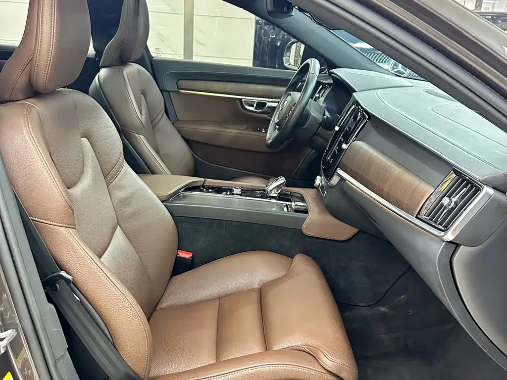 Volvo S90 — миниатюра 10