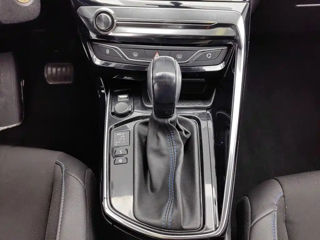 Peugeot 308 — миниатюра 13