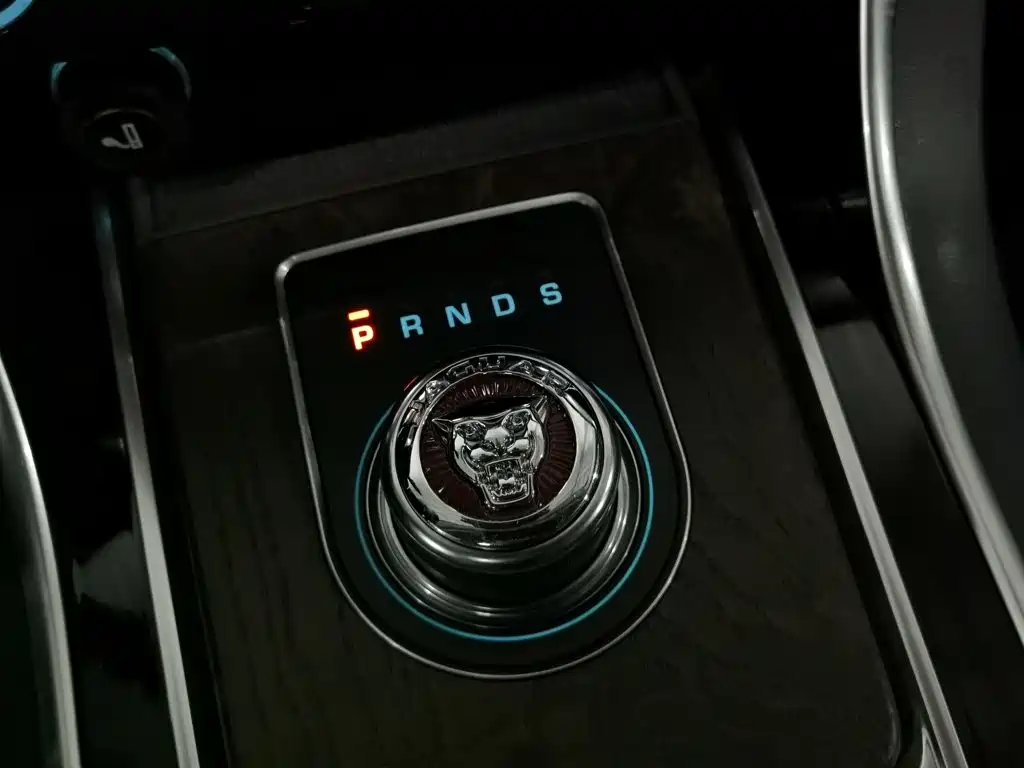 Jaguar XFL — миниатюра 13
