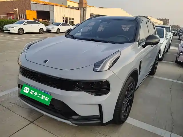 2023 Lynk & Co 01