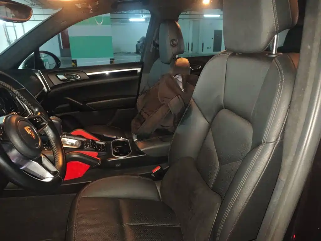 Porsche Cayenne — миниатюра 16