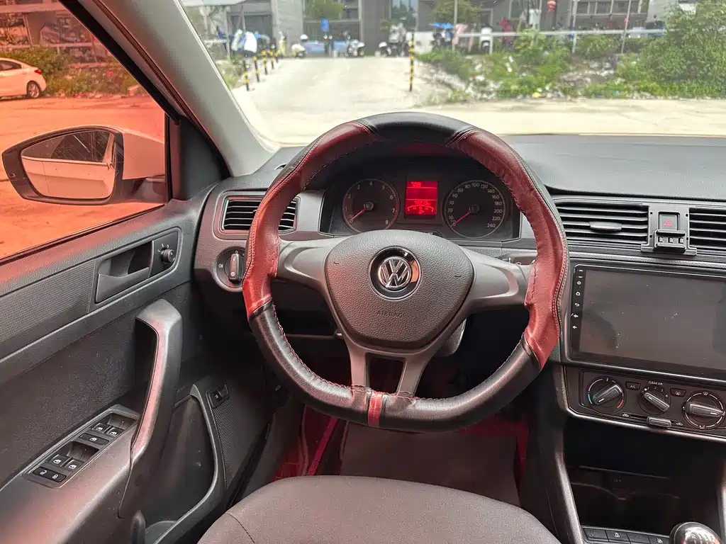 Volkswagen Santana — миниатюра 9