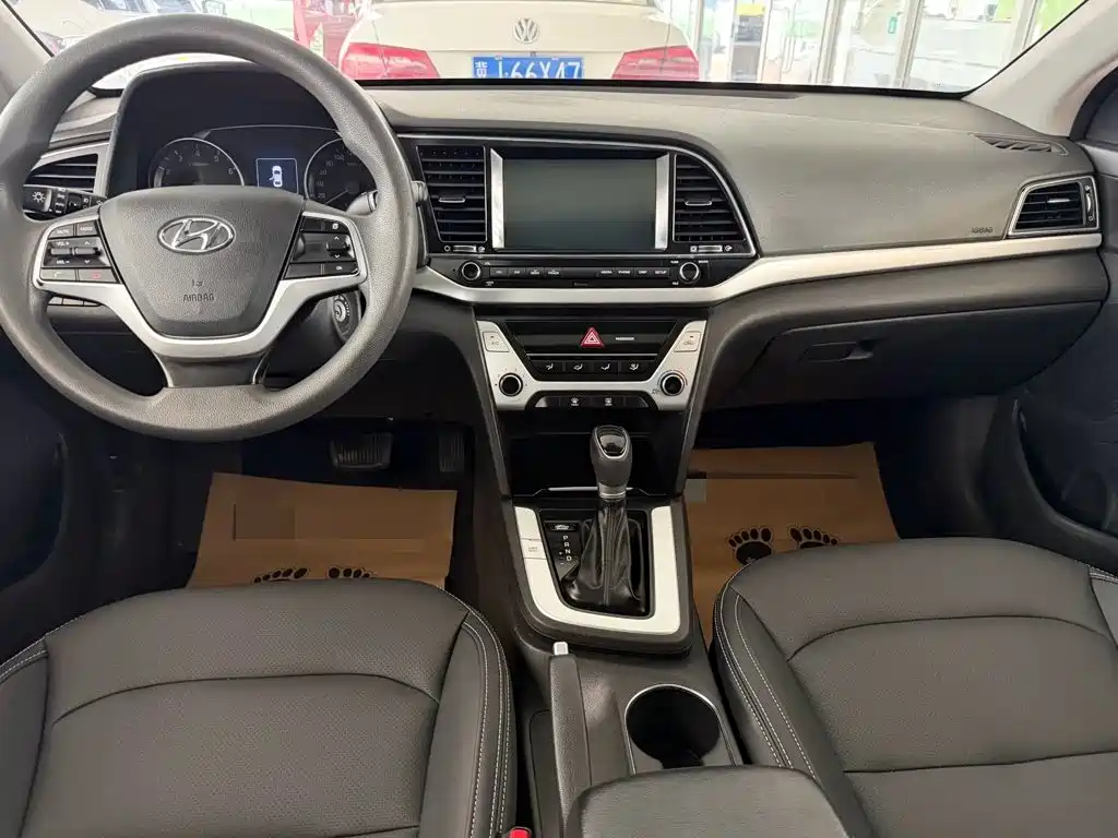 Hyundai Elantra — миниатюра 5