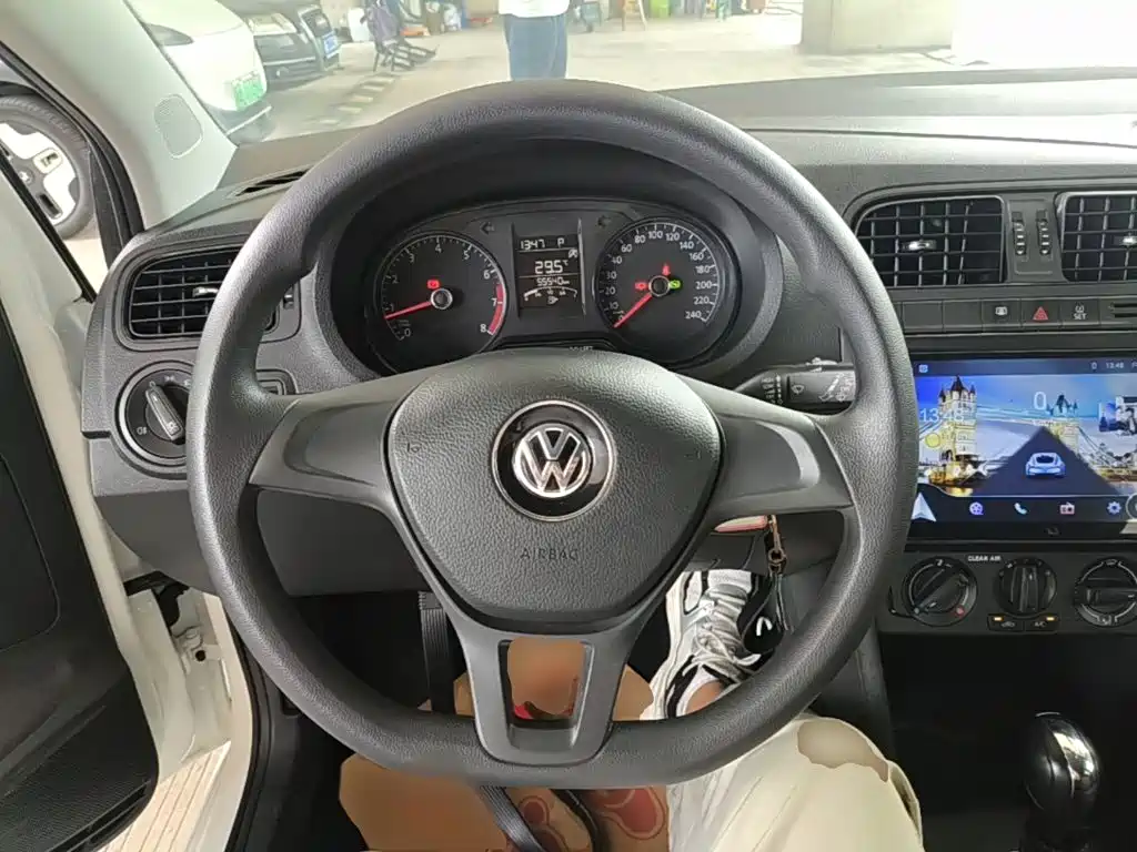 Volkswagen Polo — миниатюра 11