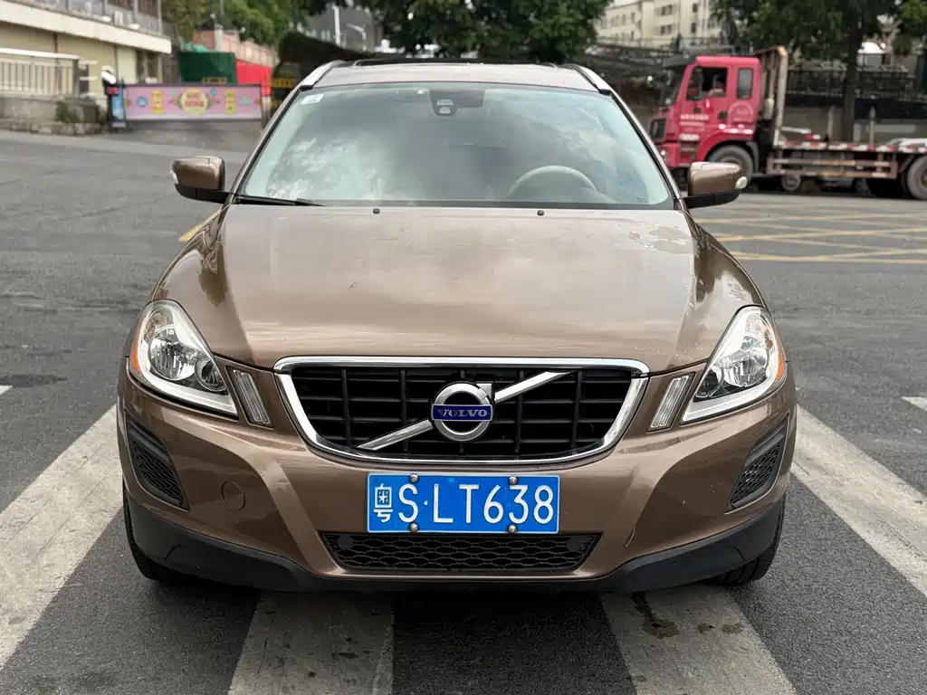 Купить Volvo XC60 (Import)
