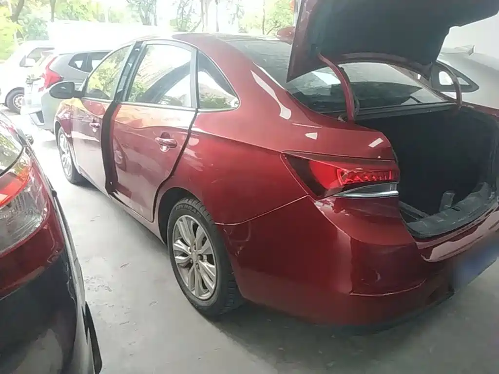 Buick Excelle — миниатюра 5