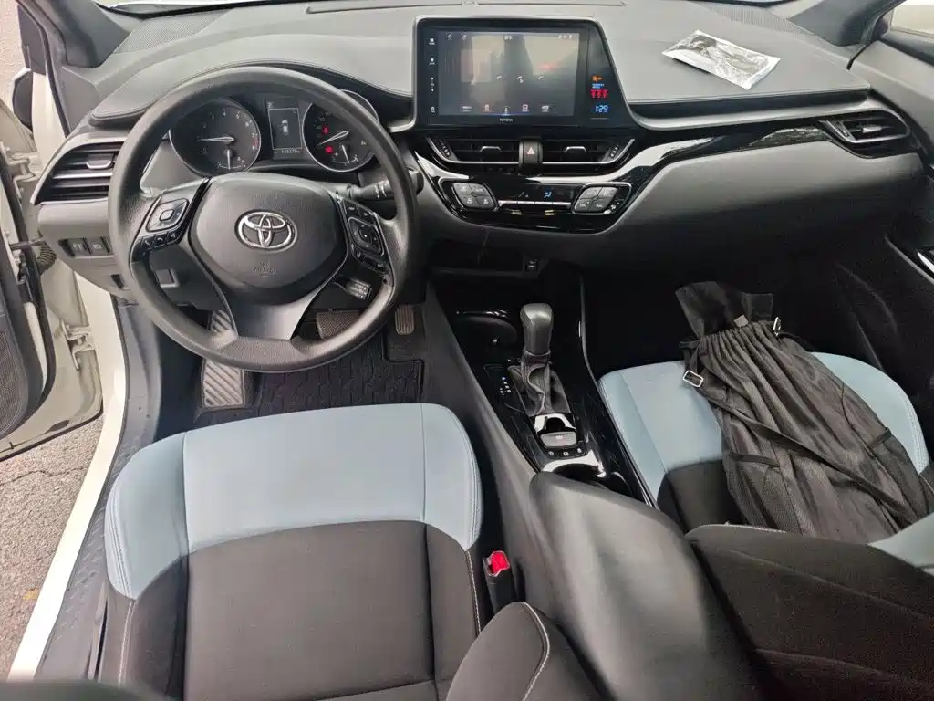 Toyota IZOA — миниатюра 5