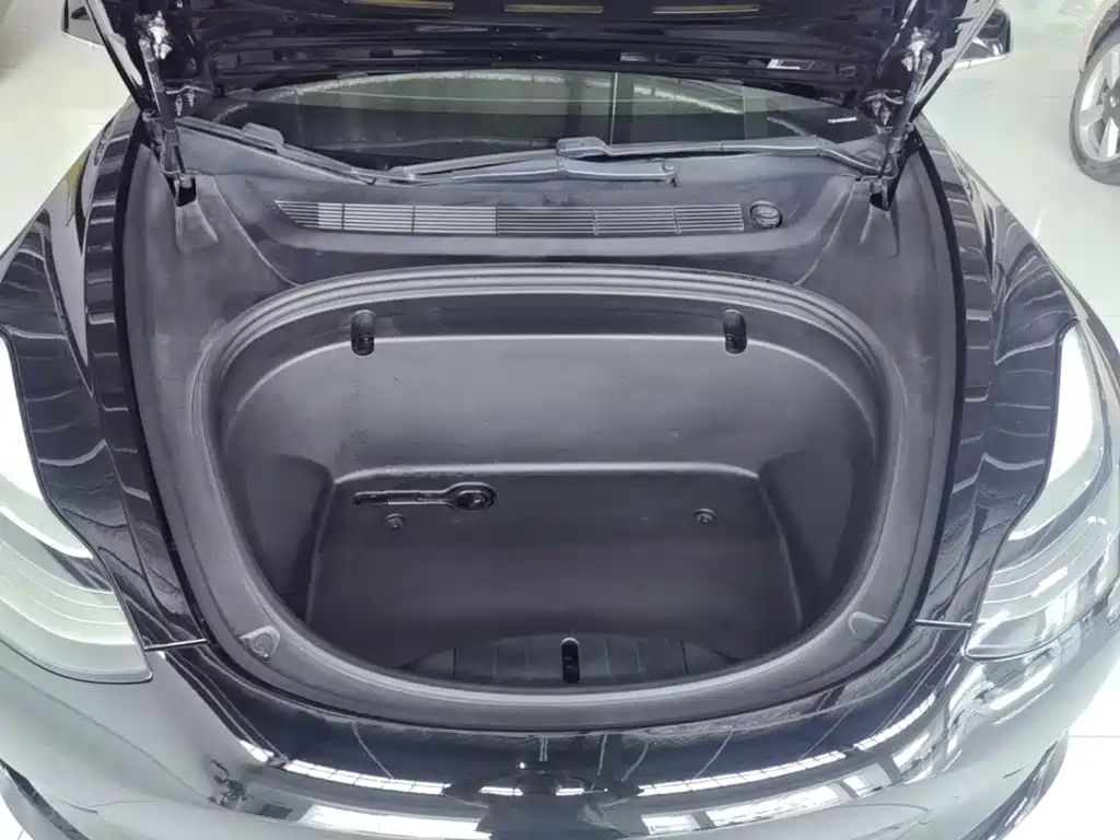 Tesla Model 3 — миниатюра 20