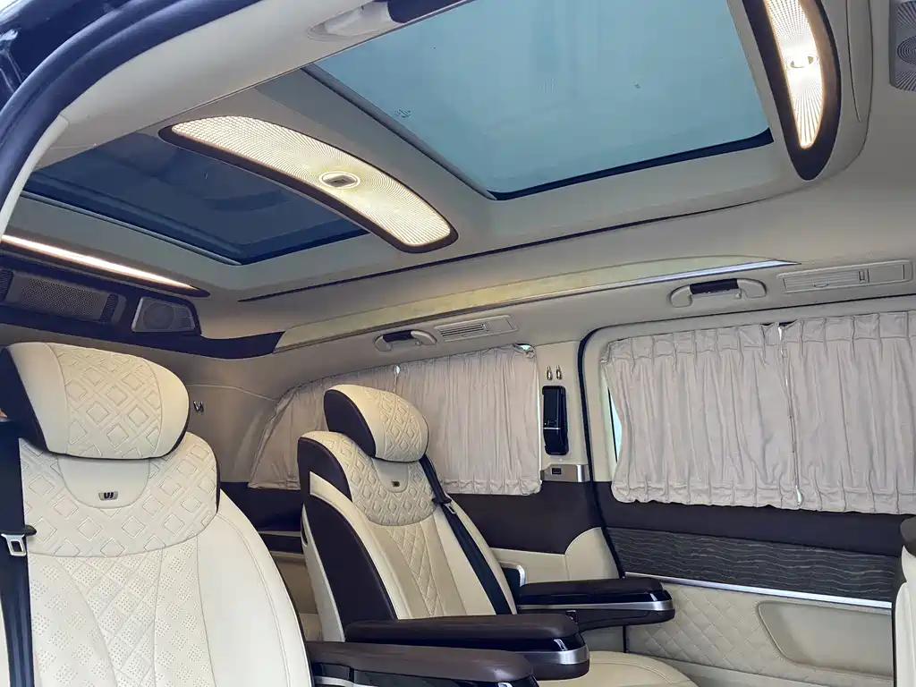 Mercedes-Benz V-Class — миниатюра 16