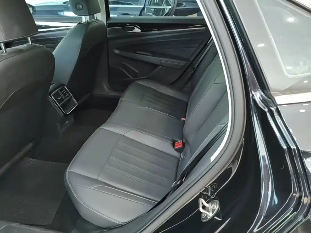 Volkswagen Passat — миниатюра 17