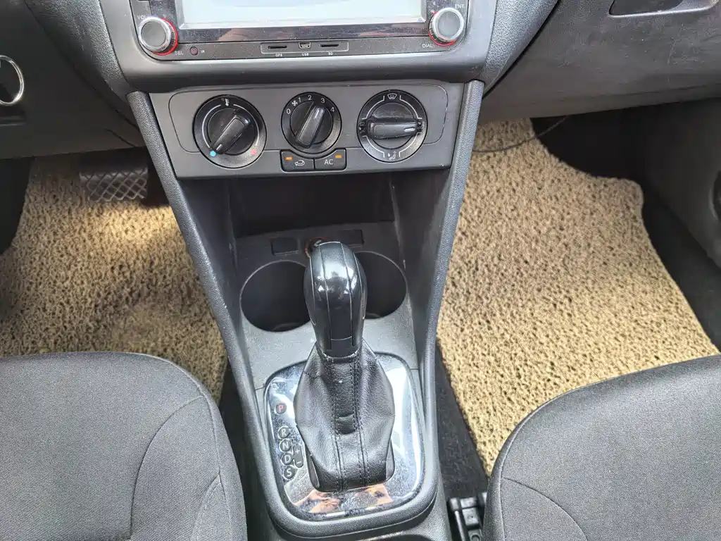 Volkswagen Polo — миниатюра 11