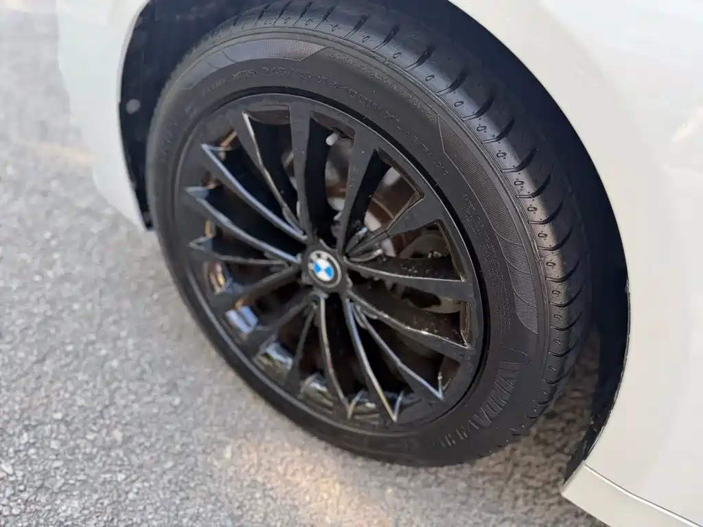 BMW 5 Series — миниатюра 10