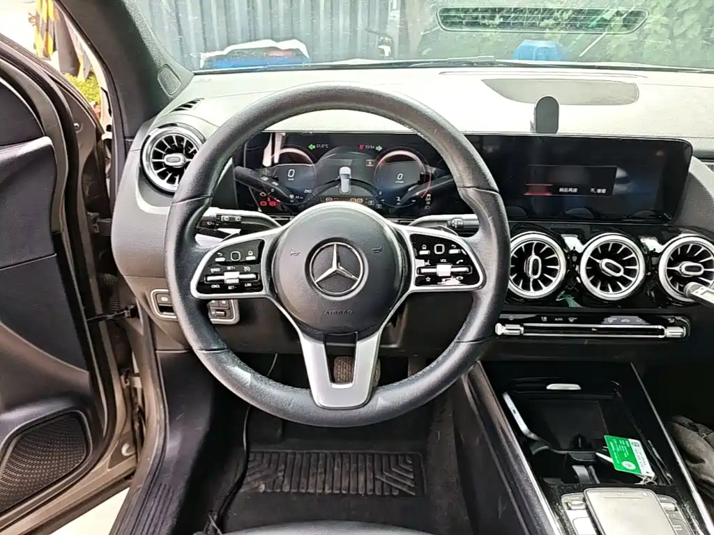 Mercedes-Benz GLA — миниатюра 11