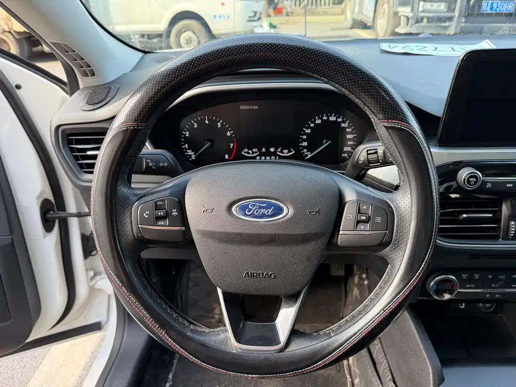 Ford Focus — миниатюра 8