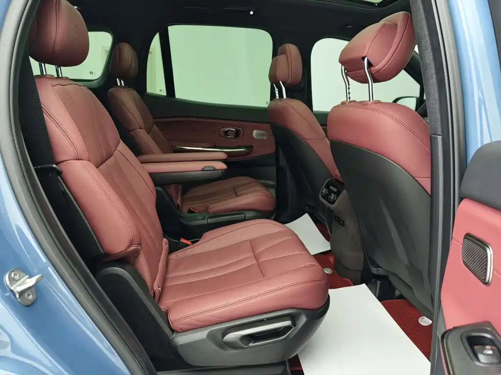 NIO ES8 2022 100kWh мест