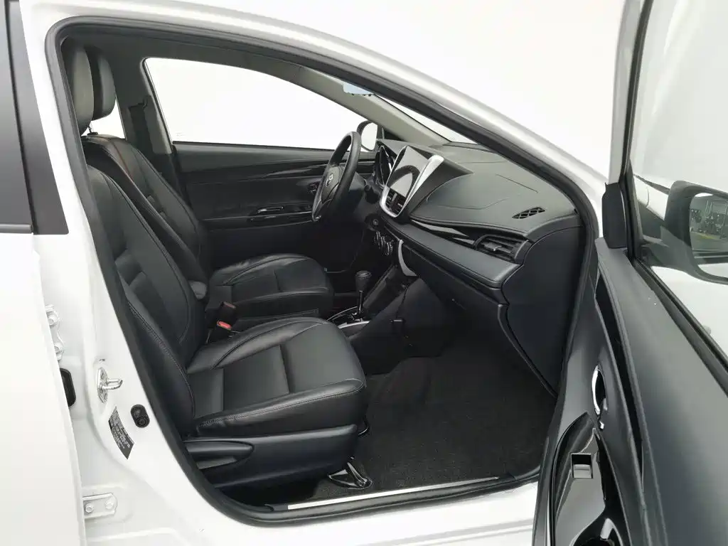 Toyota Yaris L — миниатюра 23