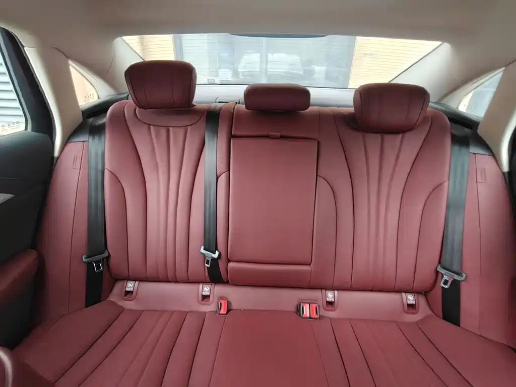 Hongqi Hongqi H5 — миниатюра 12