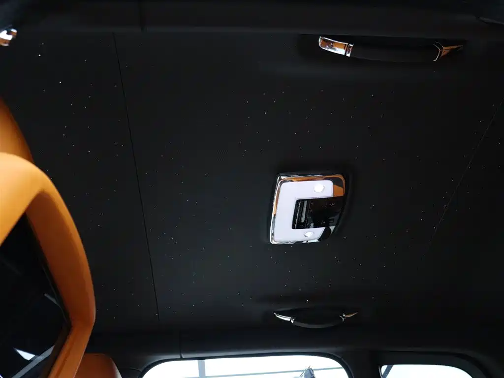 Rolls-Royce Cullinan 2018 мест