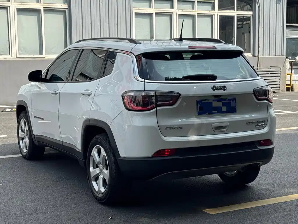 Jeep Compass — миниатюра 5
