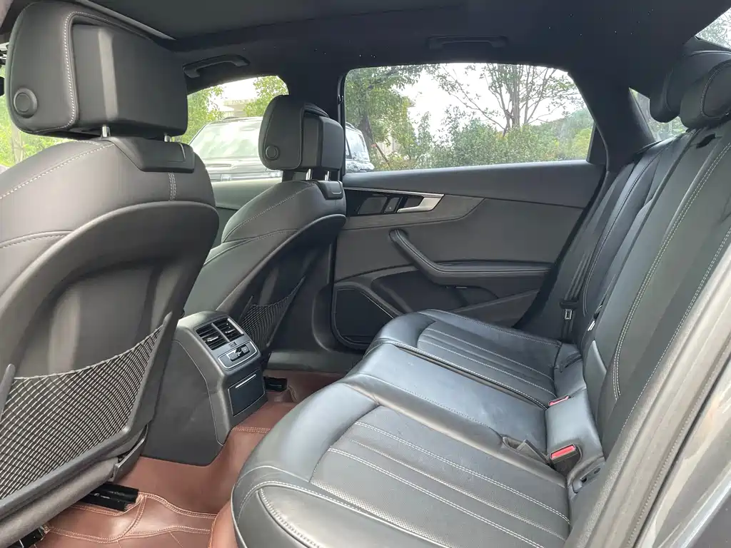 Audi A4L — миниатюра 6