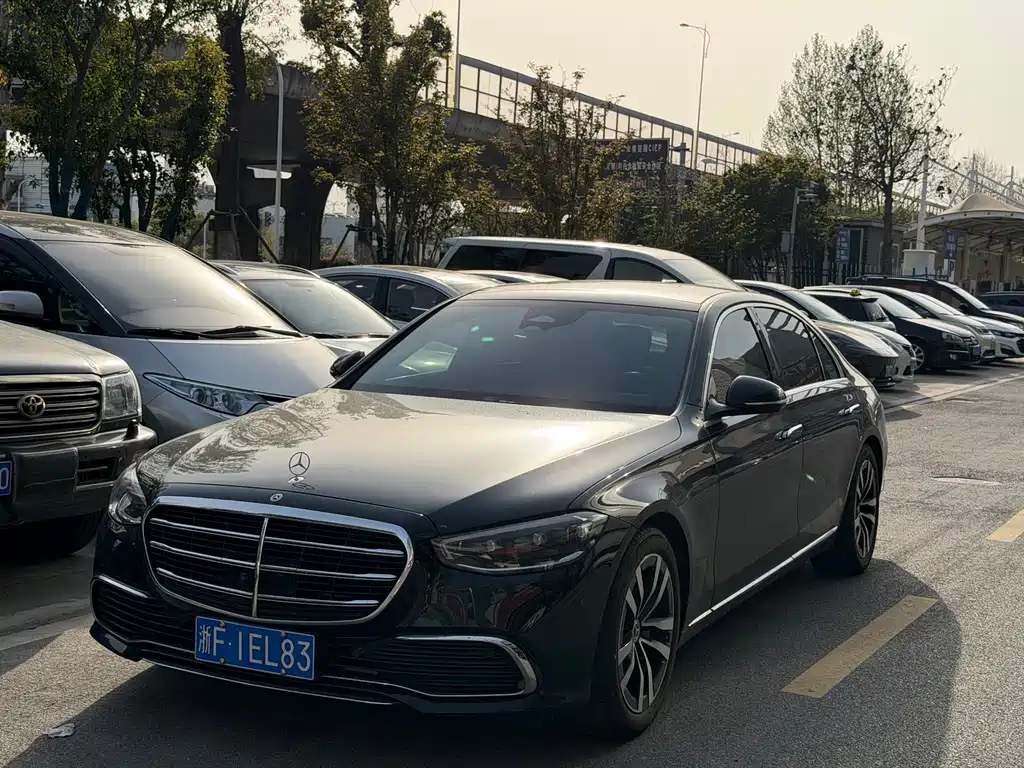 Mercedes-Benz S-Class 2025