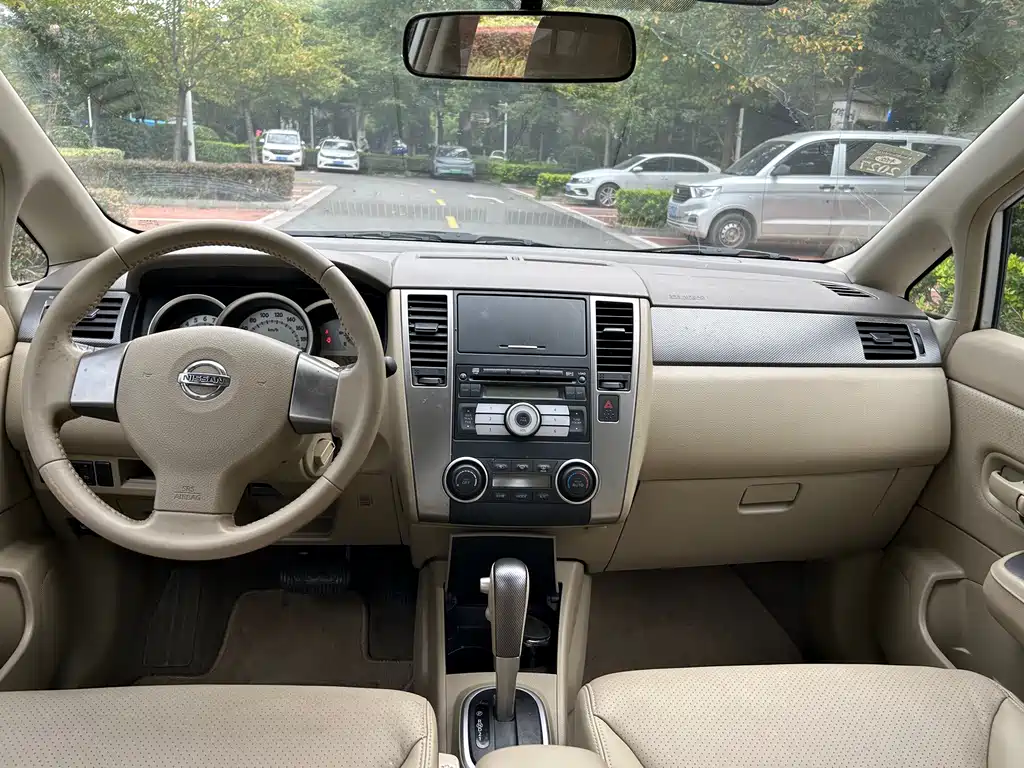 Nissan Tiida — миниатюра 9