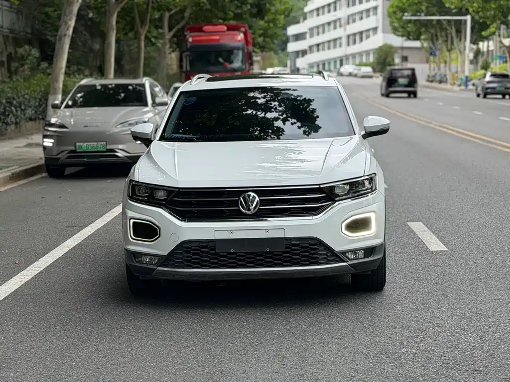 Volkswagen T-Roc 2018 230TSI DSG V