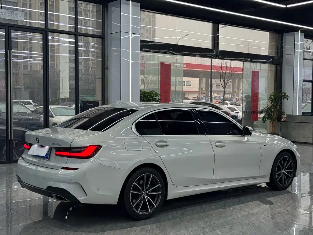 BMW 3 Series — миниатюра 7