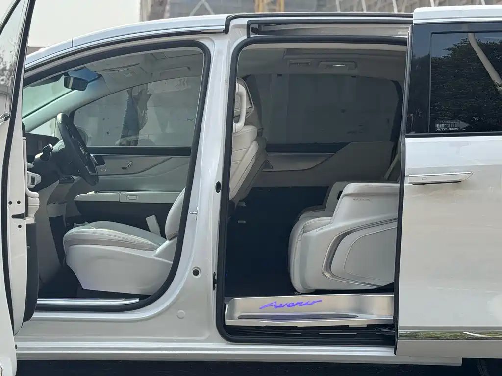 BUICK GL8 NEW ENERGY