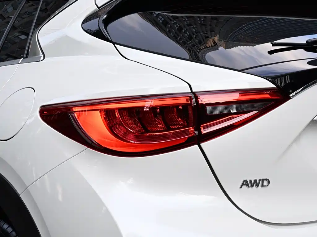 Infiniti QX30 — миниатюра 13