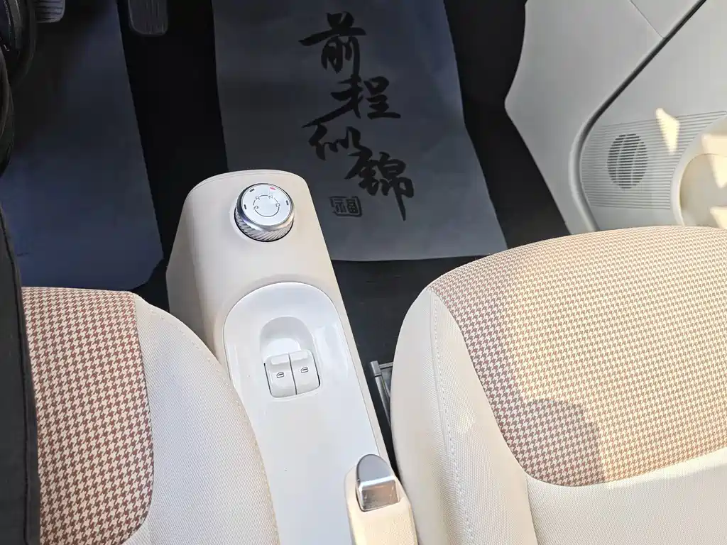 Wuling MINIEV — миниатюра 11
