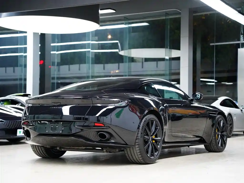 Aston Martin DB11 2019 4.0T V8 Coupe