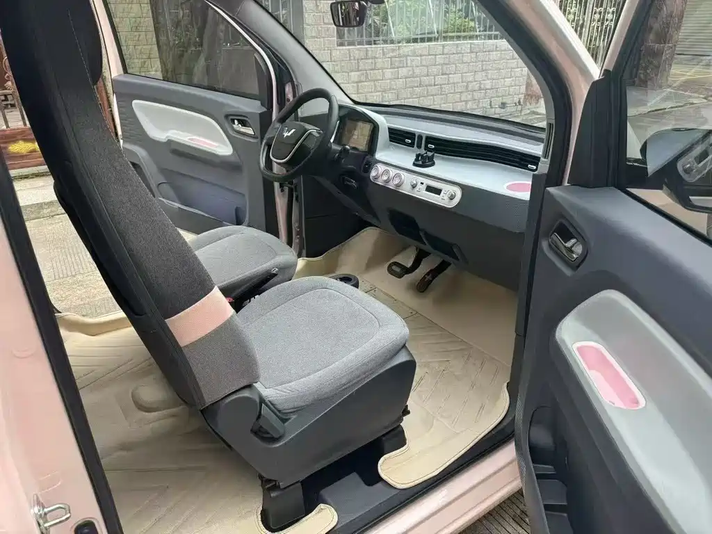 Wuling MINIEV — миниатюра 3