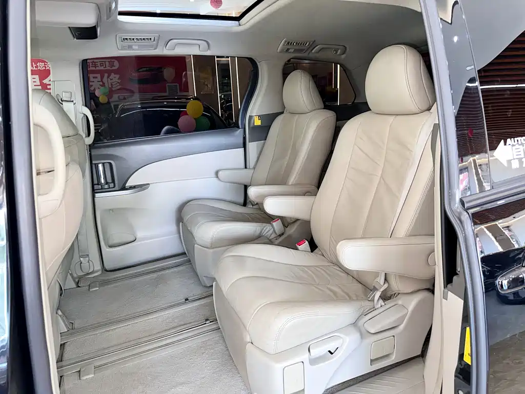 Toyota Previa — миниатюра 10
