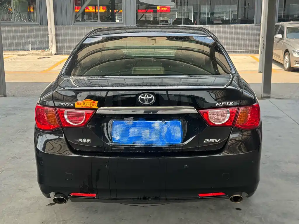 Toyota Reiz — миниатюра 9