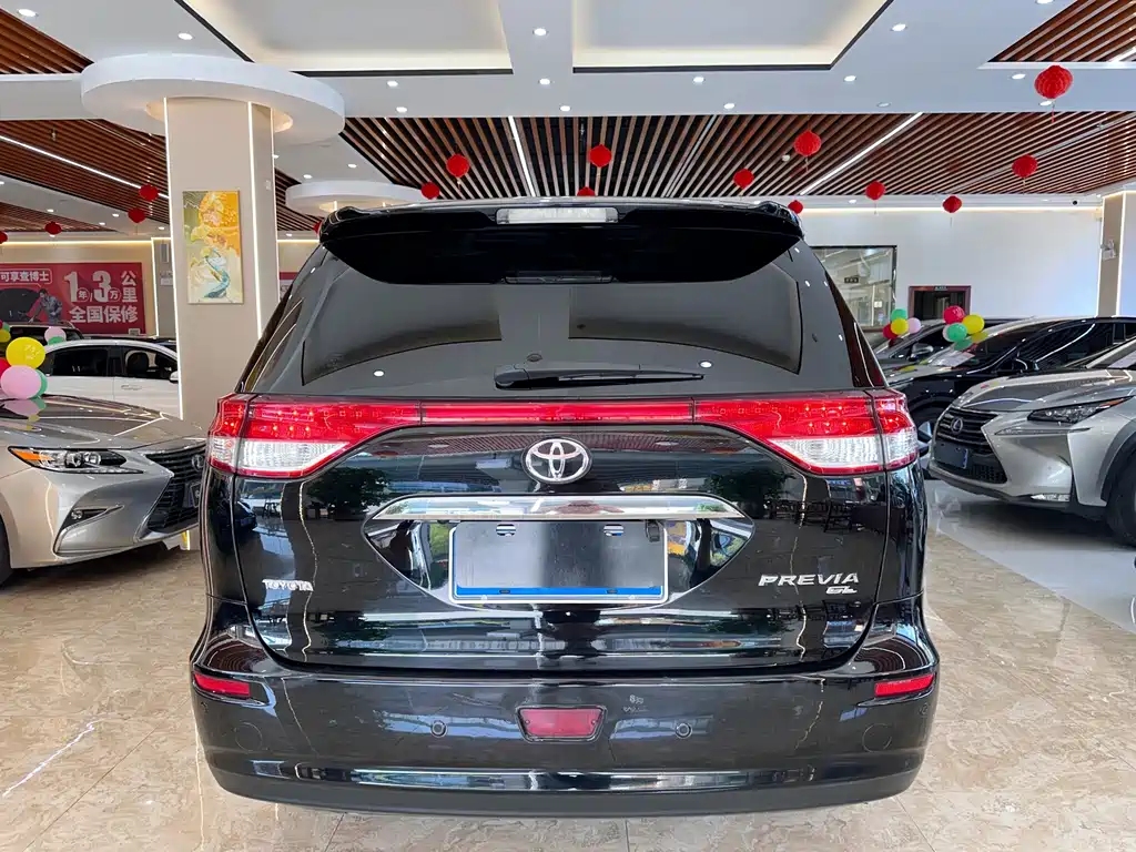 Toyota Previa — миниатюра 5