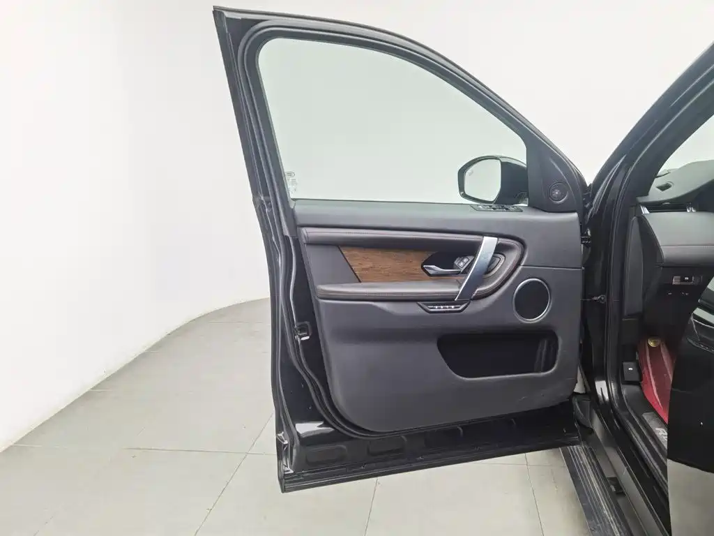 Land Rover Discovery Sport 2022 — фото 8