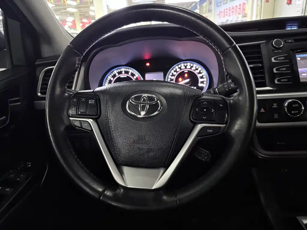 Toyota Highlander — миниатюра 14