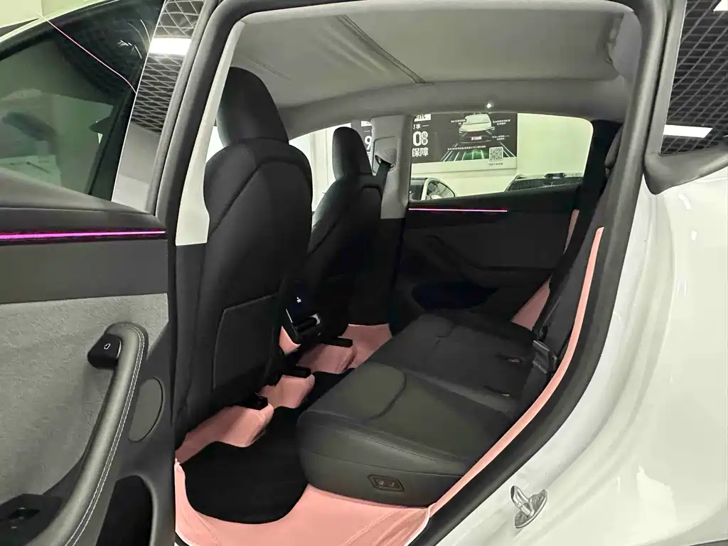 Tesla Model Y — миниатюра 5