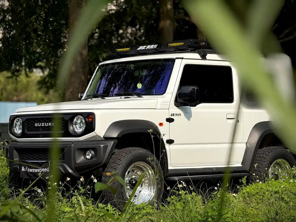 Suzuki Jimny 2025