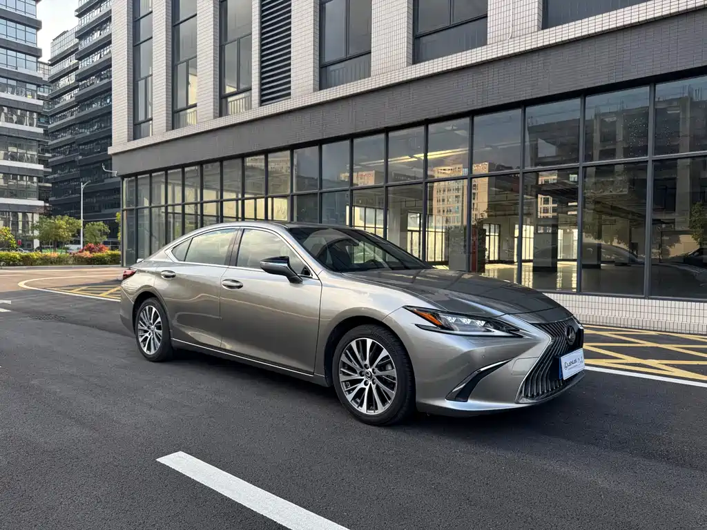 Lexus ES — миниатюра 5