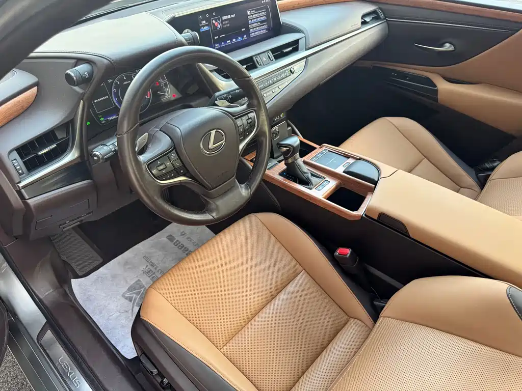 Lexus ES — миниатюра 9