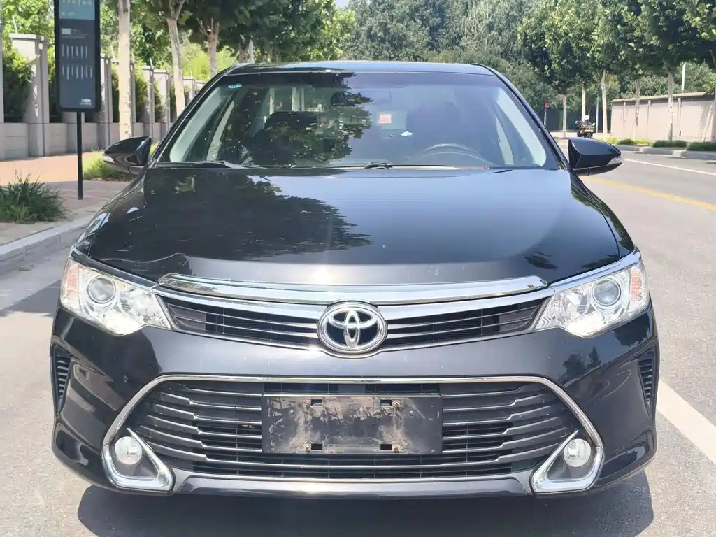 Toyota Camry — миниатюра 3