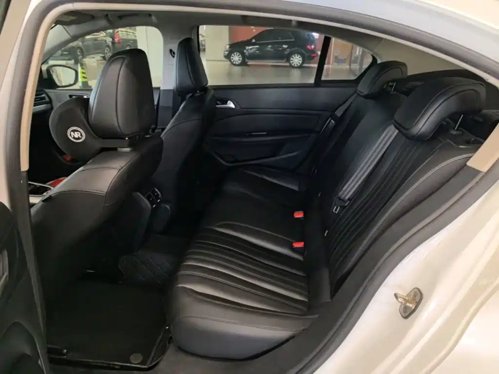 Peugeot 408 — миниатюра 22
