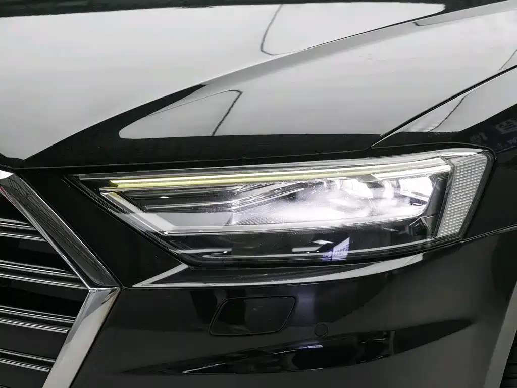 Audi A8 — миниатюра 4