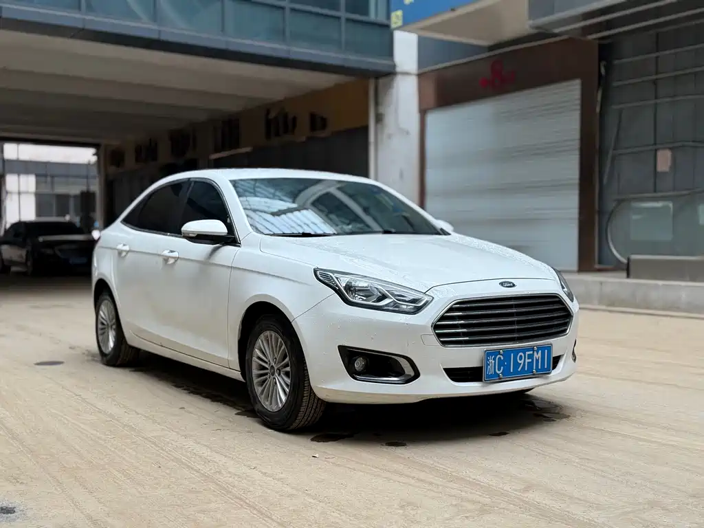 Ford Escort — миниатюра 3