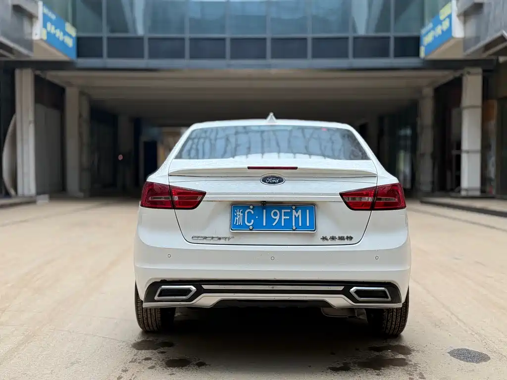 Ford Escort — миниатюра 5