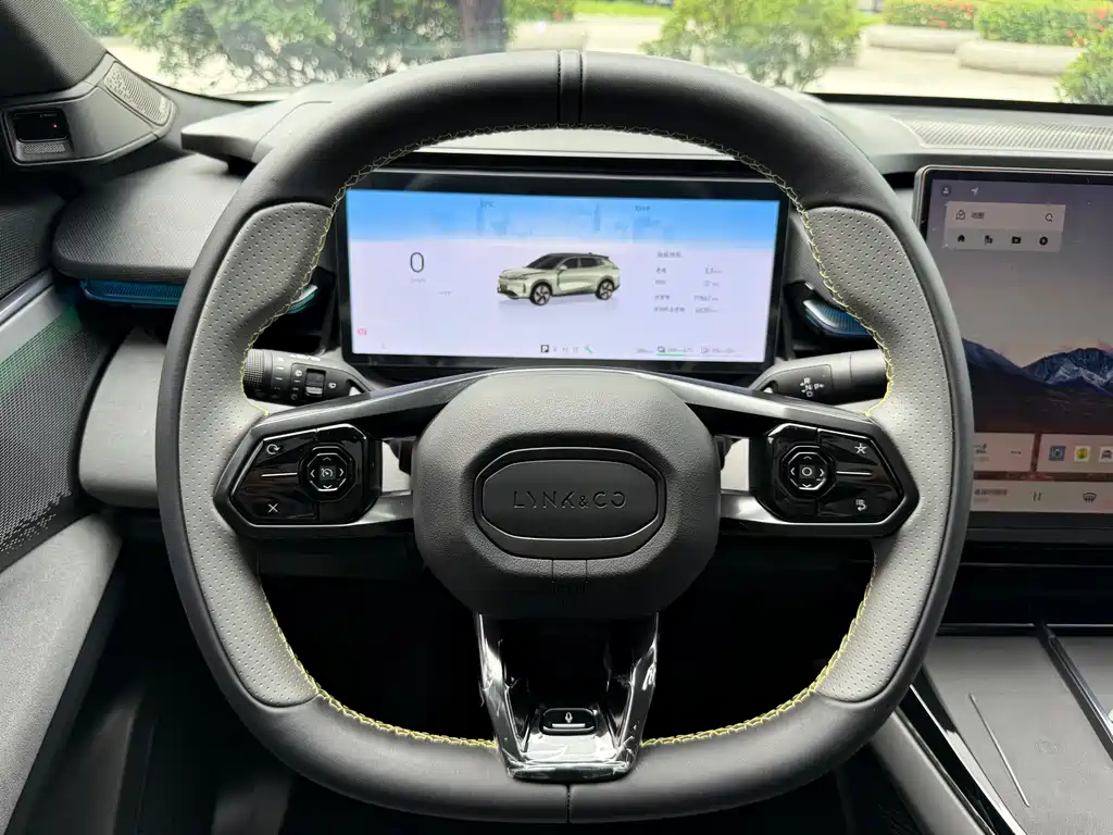 Lynk & Co 08 EM-P 2023 245km Halo